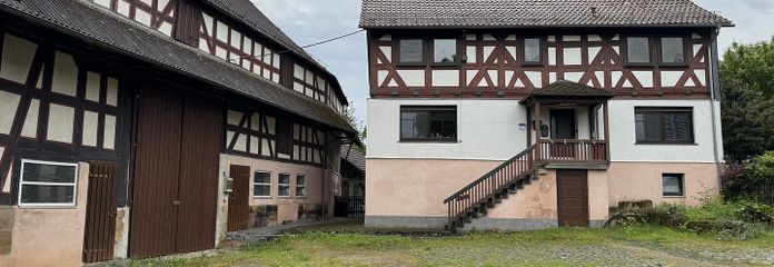 Vorderseite mit Hoffläche