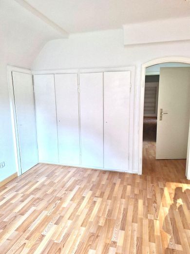 Schlafzimmer mit Einbauschrank