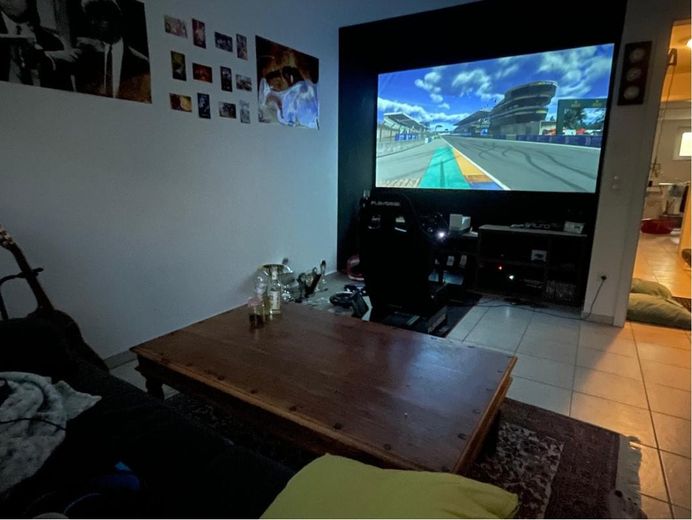 Il sogno di una famiglia, con dotazioni eccezionali e tecnologia energetica sostenibile – Multimedia-Raum im KG
