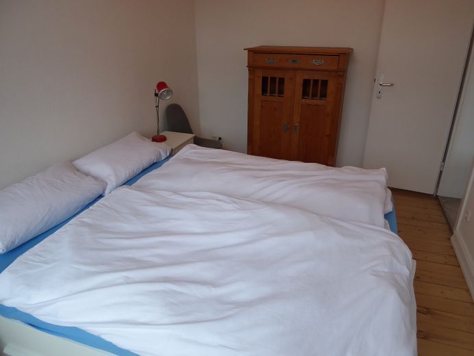 Attraktive, sehr schön möblierte 3-Zimmer Wohnung in Erfurt – Masterschlafzimmer