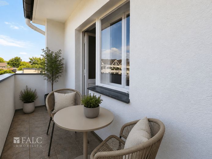 **Stilvoll wohnen in Berlin-Wilmersdorf mit Fahrstuhl**- FALC IMMOBILIEN – Balkon Bsp.