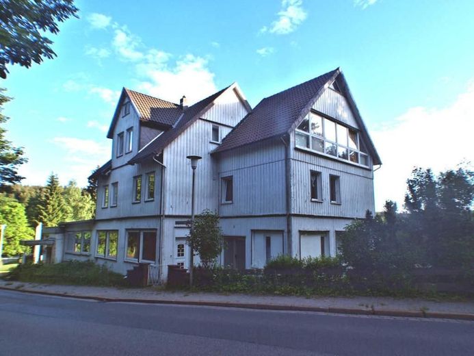 Haus Frotn rechts