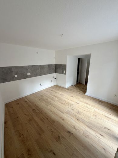 Świeżo wyremontowane: 2 pokoje o powierzchni 76 m² z małym ogrodem/podwórkiem w dobrej lokalizacji w Krefeld – Küche