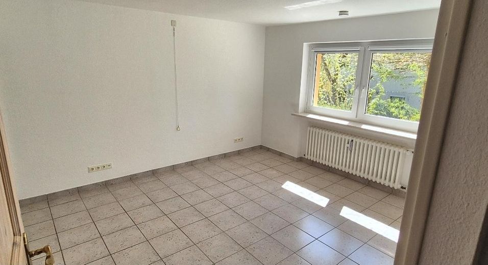 Einzigartige Gartenwohnung in Hanglage: Komfortable 2 Zimmer mit 150 m² exklusiver Gartennutzung – Foto 4