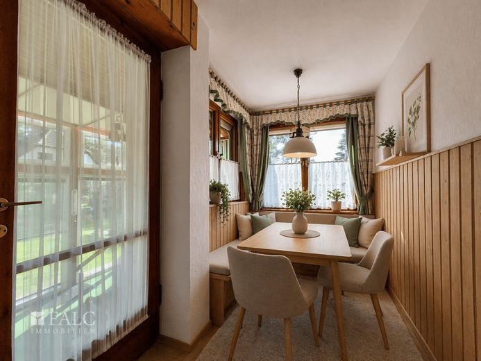 **Charmantes Einfamilienhaus in Seenähe**- FALC IMMOBILIEN – Essbereich Bsp.
