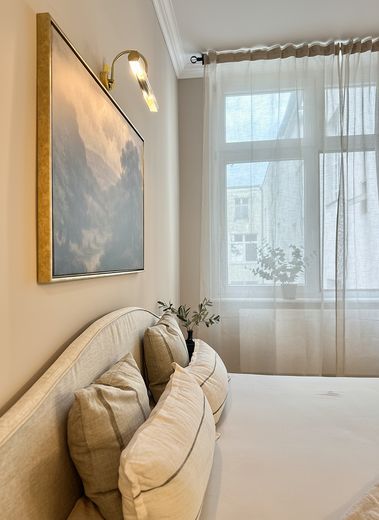 Zeitlose Eleganz trifft auf modernen Komfort - Sanierte 3 Zimmerwohnung am Schloss Charlottenburg – Schlafbereich
