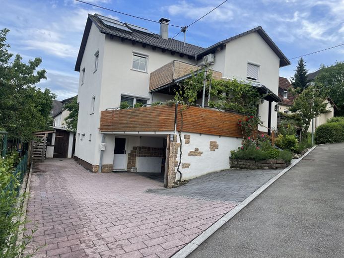 Großzügiges EFH in zweiter Reihe – ruhig, mit Garten, Balkon & hoher energetischer Unabhängigkeit – Foto 1