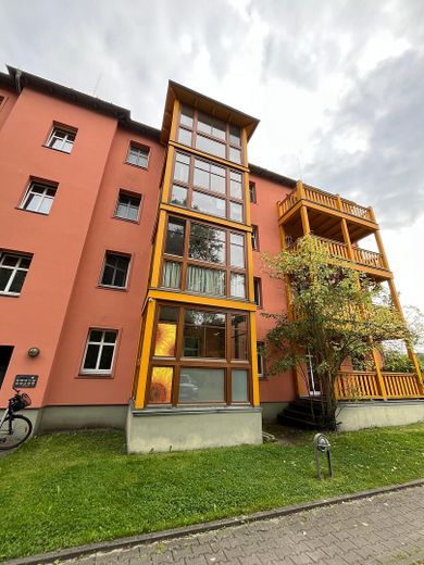 Piso de 3 habitaciones disponible para ocupar, balcón y uso del jardín – directamente junto al parque de Sanssouci - Clase energética C – Hausansicht 