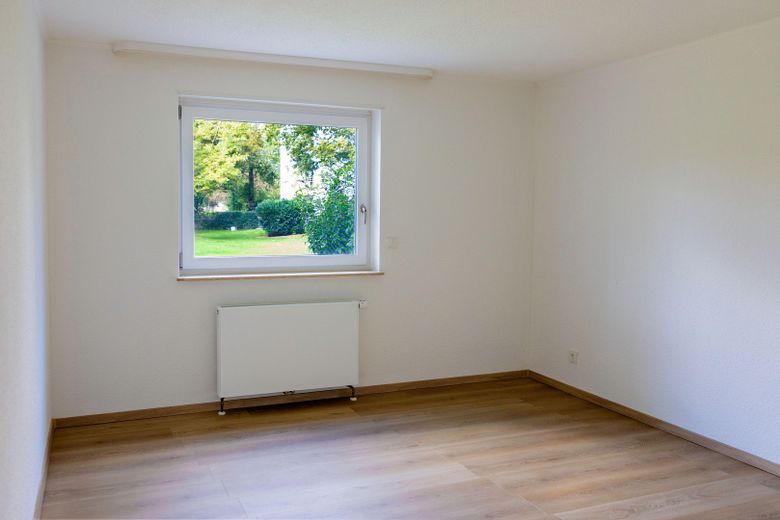 Schöne 4-Zimmerwohnung mit neuer Küche und Terrasse - Erstbezug nach Sanierung – Schlafzimmer