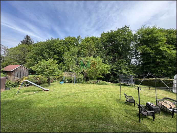 Eigentumswohnung in Nähe zum Skilift &amp; Schwarzwald – Garten und Wald