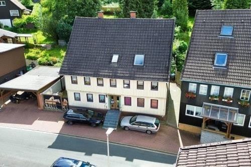 Ampio appartamento di 5,5 locali su due piani a Lautenthal