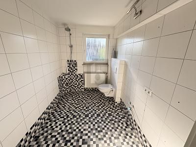 KERNSANIERT BEZUGSFREI MIT GROßEM GRUNDSTÜCK – 1787066775_ab171a.jpg