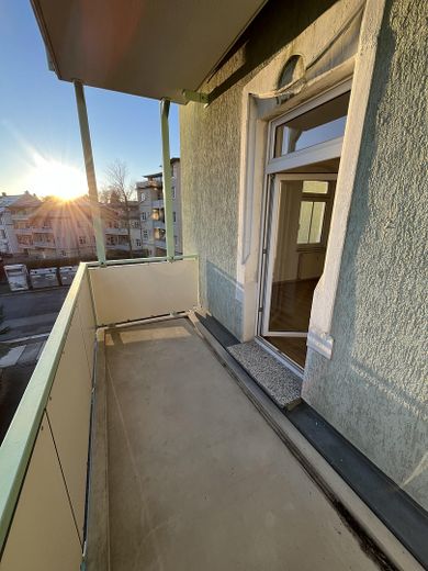 Erstbezug nach Renovierung - 5-Raumwohnung im 1. OG in ruhiger Lage – Balkon 1