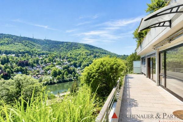 Wohnen über dem Neckar – Familienidylle mit traumhafter Sonnenterrasse und Panoramablick