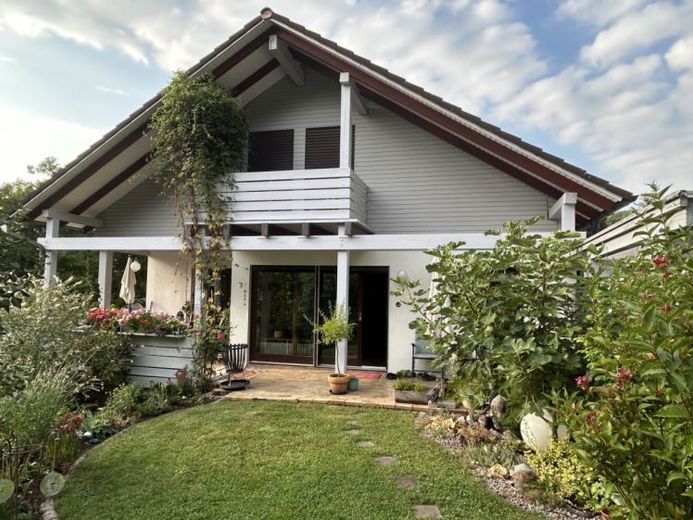 Traumhaftes Einfamilienhaus mit großem Grundstück im Grünen – Foto 1