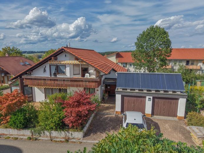 Zweifamilienhaus mit Platz für Ihre Familie - ruhig gelegen in Sulgen – Foto 1
