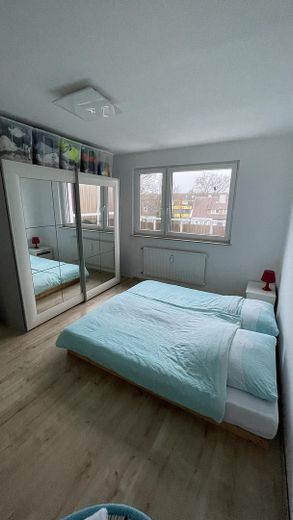 2,5 Raum Südstadt, Balkon 18 m², Wannenbad + Fenster, Energetik erfüllt, viele Dämmungen – Schlafzimmer