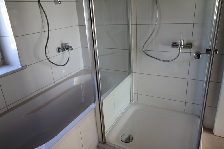 Traumhaft sonniges, frisch renoviertes Einfamilienhaus mit eigenem Garten – Foto 16