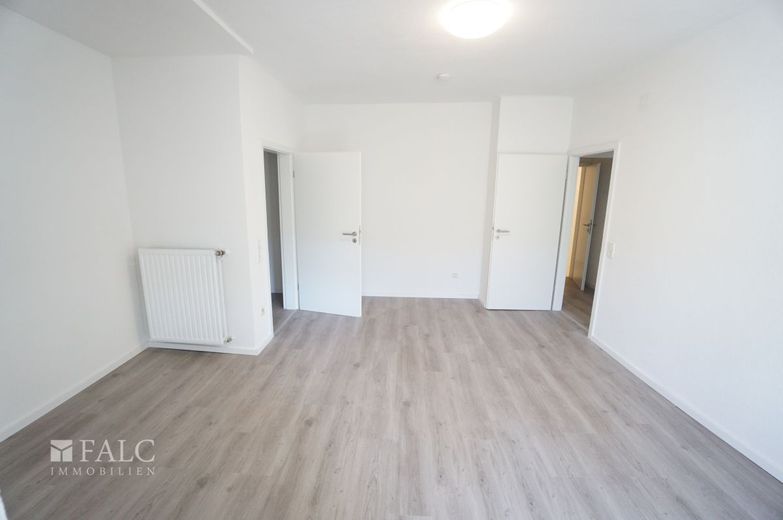 Erstbezug nach Sanierung, 2ZKB in der Stadtmitte! – Wohnzimmer