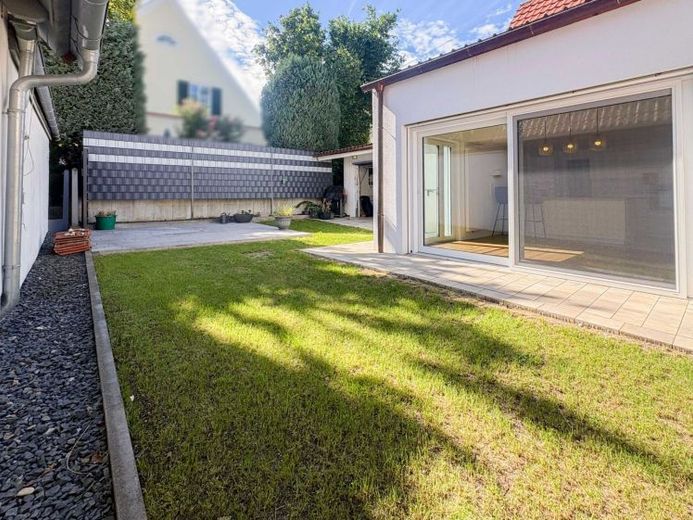 Schlüssel umdrehen und einziehen – Liebevoll modernisiertes Eigenheim in Wertingen mit Carport – Foto 1