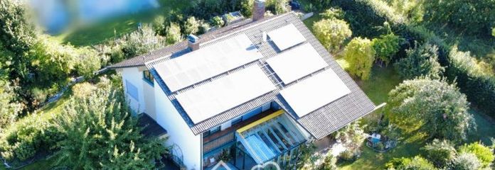 Freistehendes Einfamilienhaus in ruhiger Südhanglage mit weitem Blick über das Vilstal