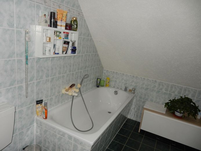 Idyllisches Haus am See mit Bootsanleger – Vollbad