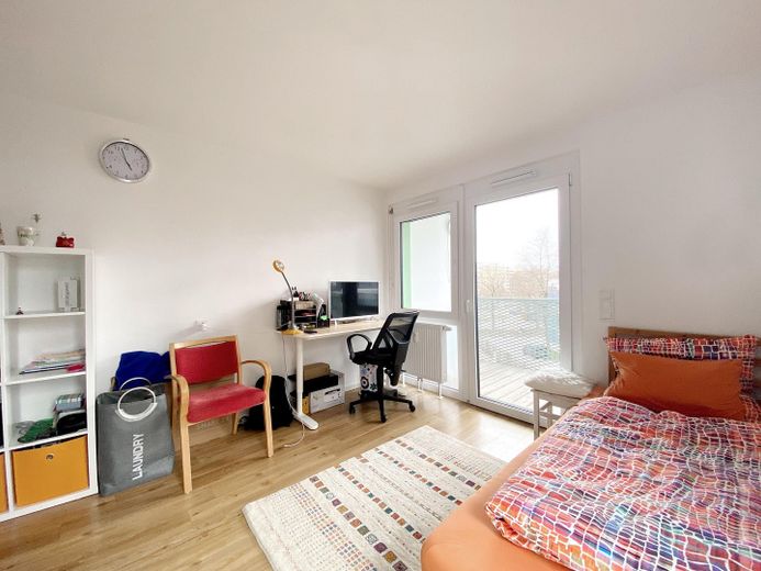 Helle 1-Zimmer Wohnung mit großzügiger Dachterrasse + Tiefgarage – Foto 1