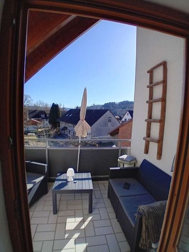 Gemütliche Dachgeschoss-Maisonettewohnung sucht neuen Eigentümer – Balkon mit schönem Ausblich