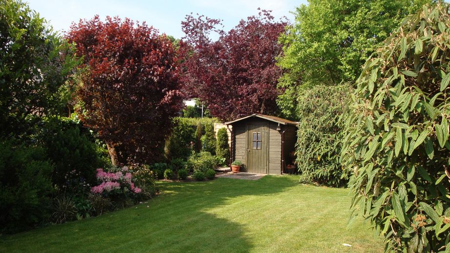 2 FAM-Haus, Heiligenhafen gute Lage, Niedrigenergie, grundsaniert, gehobene Ausstattung – Garten Geräteschuppen