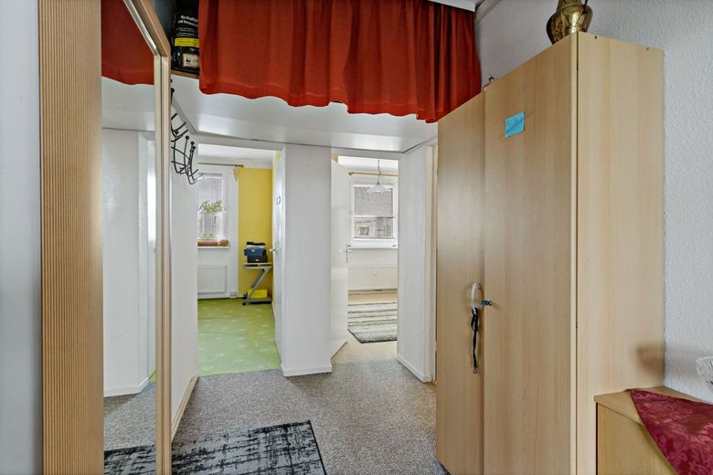 Dachgeschoss Wohnung mit Fahrstuhl und freiem Blick auf die Rennbahn in Ha-Neu! – Flur