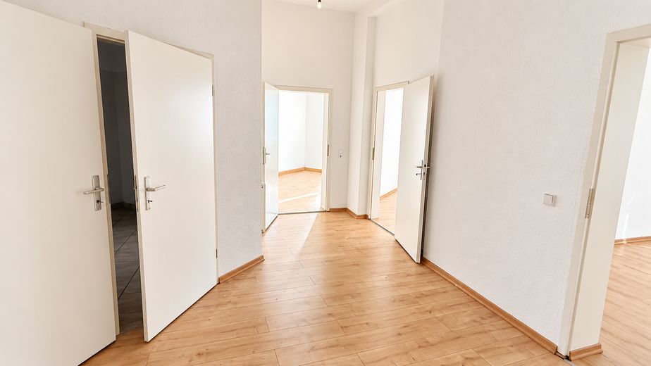 Renovierte 3-Raum-Wohnung in Leipzig – Zweinaundorfer Straße im 1.OG – Flur