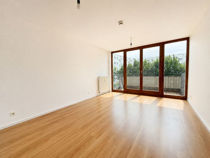 Jasny, 3-pokojowy apartament dwupoziomowy z dużym balkonem, kilka minut od dworca – Zdjęcie 1
