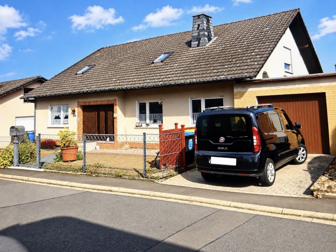 Großes Einfamilienhaus/Mehrgenerationshaus – Foto 1