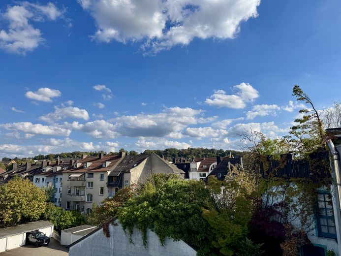 Frisch sanierte Penthousewohnung – Barrierefrei mit Aufzug – Top-Lage über den Dächern von Witten – Ausblick Wohnzimmer