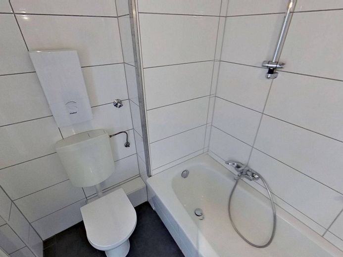 Helle 3-Zi.-Whg. mit BALKON in ruhiger Wohnlage – Ansicht I: Bad
