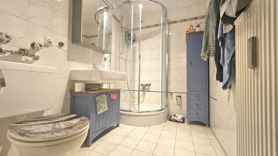 *** Attraktive Balkonwohnung mit Fernblick in Hadern ***  ideal für Eigennutzer &amp; Anleger – Badezimmer