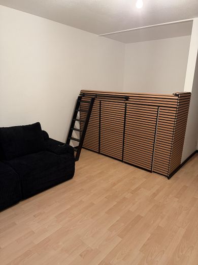 Tu nuevo hogar justo al lado del parque urbano – Hochbett