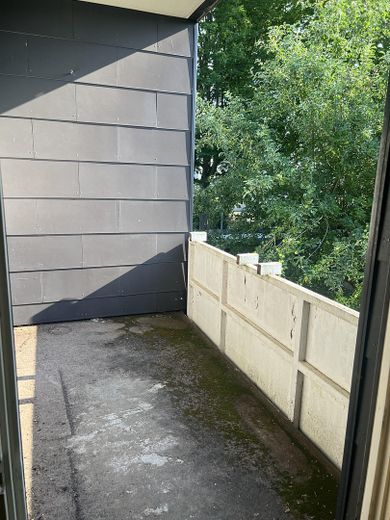 Der Balkon zum Garten hin