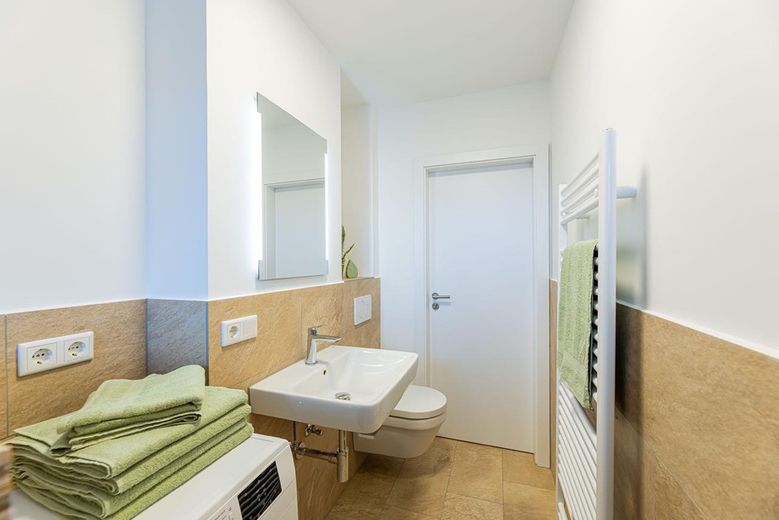 Appartement lumineux rénové de 2 pièces – Foto 9
