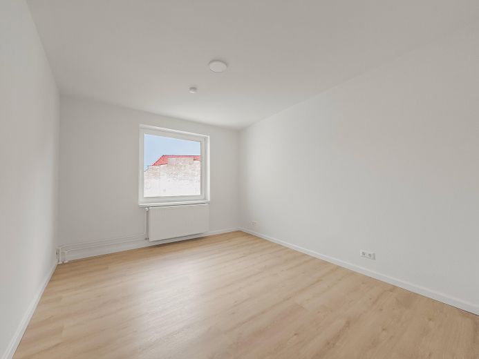Blick auf die Andreaskirche – sanierte 3-Zimmer-Wohnung, Hildesheim Altstadt – zweites Zimmer links