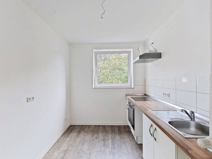 Große 3-Zi.-Whg. mit BALKON, EBK und viel Lichteinfall – Ansicht I: Küche
