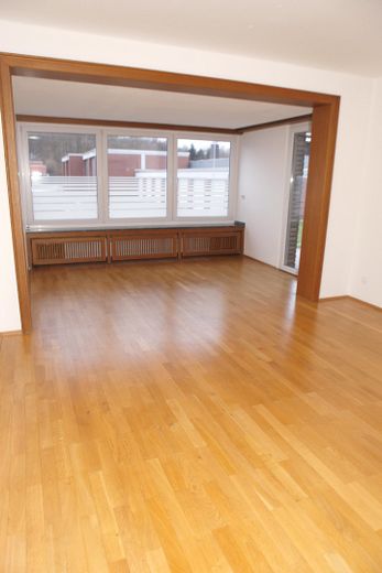 3,5-Zimmer-Wohnung mit Terrasse in ruhiger Lage in Gladbeck – Wohnzimmer (Teilansicht 1)