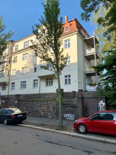 Lutherstraße: 2-Zimmer-Wohnung mit toller Küche, Parkett und Balkon – Hausansicht I
