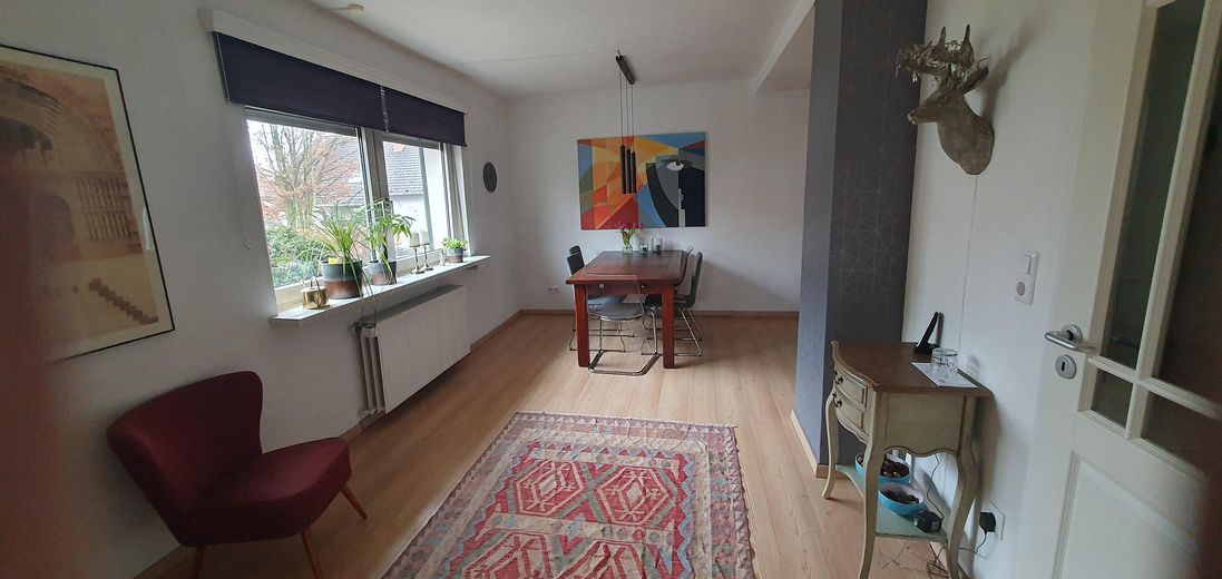 Großzügiges Einfamilienhaus mit 183 m² Wohnfläche – historischer Charme trifft moderne Erweiterung – Esszimmer zur Straßenseite