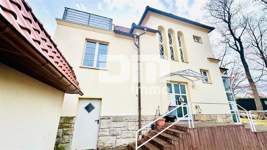 (R)eserviert!Modernisierte 1 bis 2 Familien Stadtvilla mit Maisonettewohnung in Traumlage – Frontansicht Eingang 2