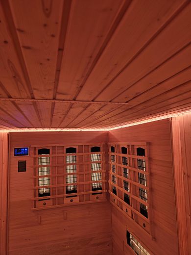 Sauna mit Lichttherapie