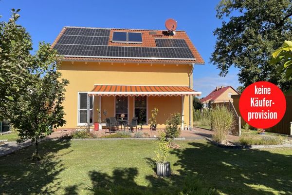 HORN IMMOBILIEN ++ modernes Einfamilienhaus mit Photovoltaikanlage, Garage und Terrasse in Torgelow