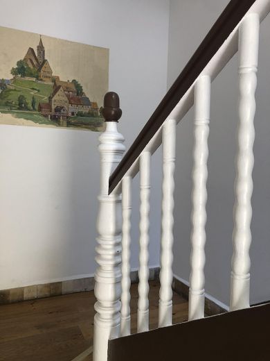 Stilvoll kernsanierter 2-Zi-Altbau – Treppenhaus Hinterhaus 