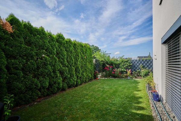 Straubing trifft Gartenglück: Barrierefreie 3-Zimmer-Wohnung mit Terrasse, Garten und KfW-70