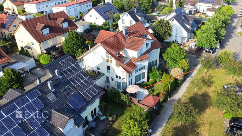 Lieblingsplatz auf zwei Ebenen - FALC Immobilien – Aus der Vogelperspektive